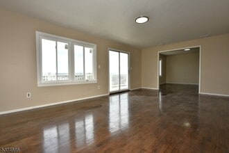 633 5th St in Carlstadt, NJ - Building Photo - Building Photo