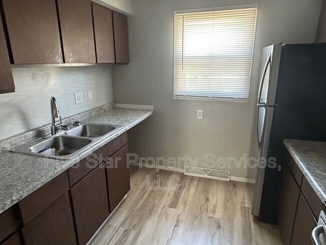 629 W Washington St in Springfield, IL - Building Photo - Building Photo