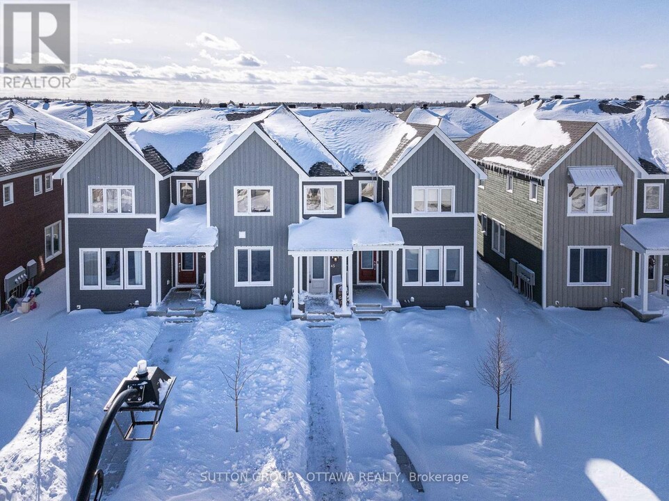 45 Chasing Grv in Ottawa, ON - Building Photo