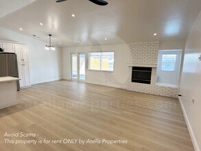 920 Ross Way in Hanford, CA - Building Photo - Building Photo