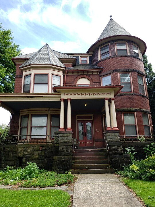 629 W 4th St in Williamsport, PA - Building Photo
