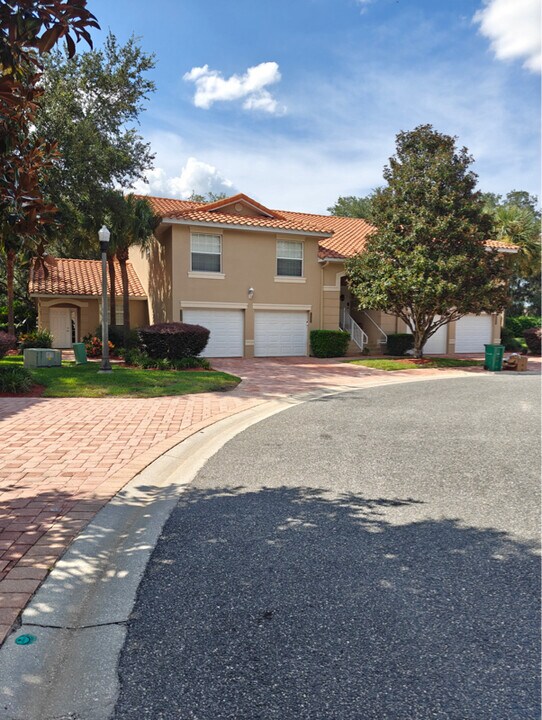 5446 Admiral Way in Wildwood, FL - Building Photo
