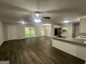 4301 Allgood Way in Stone Mountain, GA - Building Photo - Building Photo