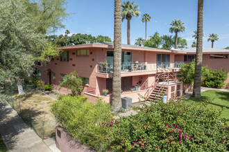 Villa Del Coronado in Phoenix, AZ - Building Photo - Building Photo