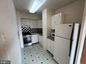 2101 Chestnut St in Philadelphia, PA - Building Photo - Building Photo