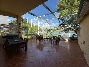 944 Savannah Falls Dr in Weston, FL - Building Photo - Building Photo
