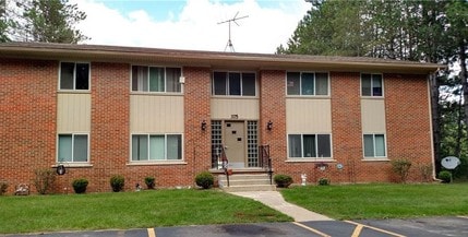 Kearsley Creek Apartments in Ortonville, MI - Foto de edificio - Primary Photo