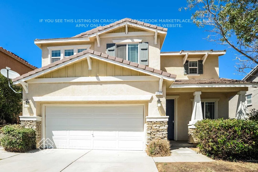 2107 Bosc Ln in Palmdale, CA - Building Photo