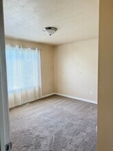 2215 W Samuel Dr in Taylorsville, UT - Building Photo - Building Photo