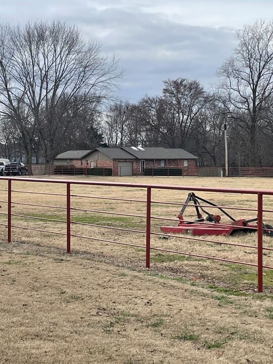 11803 Cemetery Rd in Rogers, AR - Building Photo