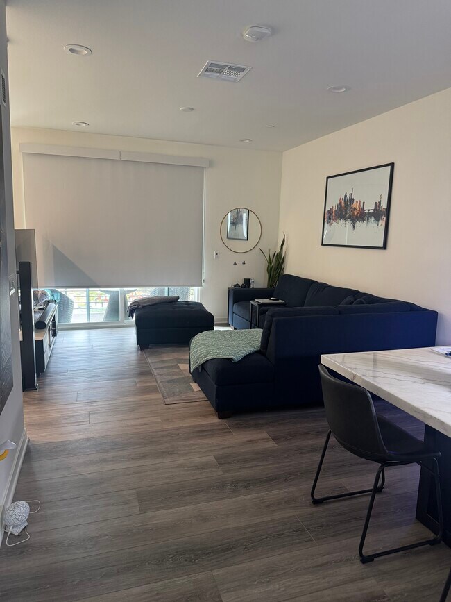 10568 Coupland Way in San Diego, CA - Foto de edificio - Building Photo