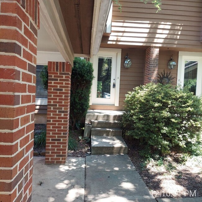 11406 Orchard Green Ct in Reston, VA - Building Photo - Building Photo