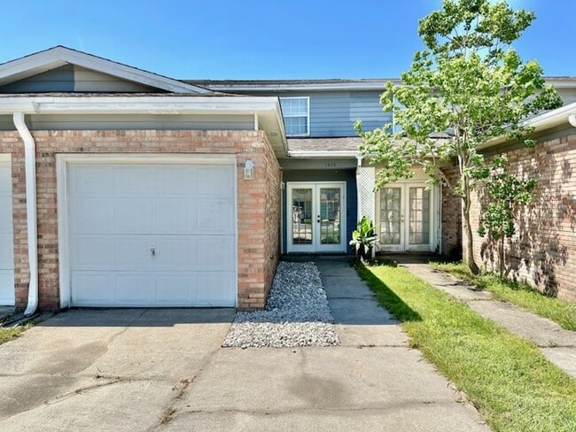 property at 1828 Whispering Oaks Ln