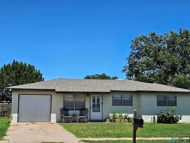 property at 1120 Comer Dr