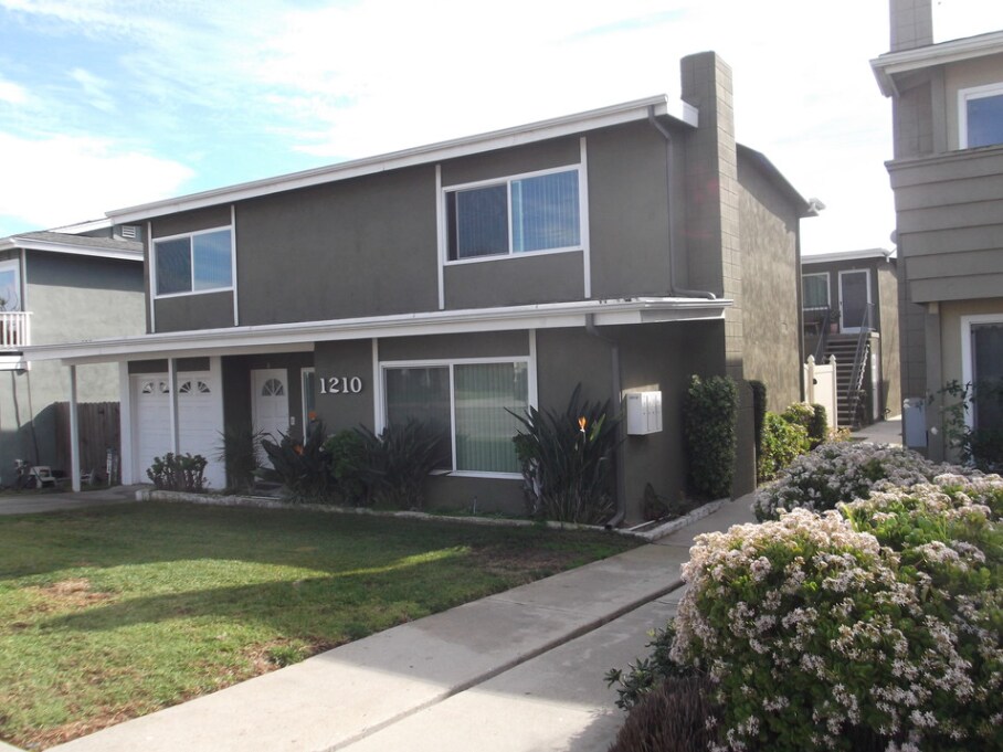 1210 Amethyst St, Unit D in Redondo Beach, CA - Foto de edificio