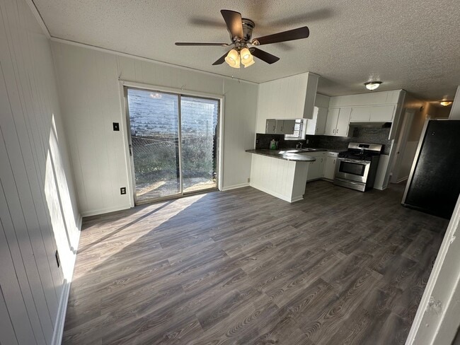 1921 N Carlyle Ave in Tyler, TX - Building Photo - Building Photo