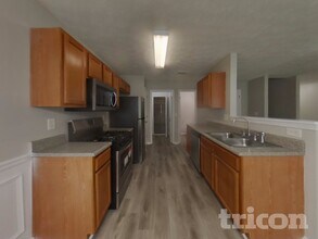 597 Shadow Valley Ct in Lithonia, GA - Foto de edificio - Building Photo