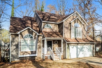 4801 Bay Pines Ct in Charlotte, NC - Foto de edificio - Building Photo