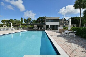 7707 SW 86th St, Unit B-202 in Miami, FL - Building Photo - Building Photo