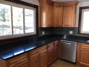 157 Beacon St, Unit 1 in Somerville, MA - Building Photo - Building Photo