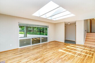 4256 163rd Ave SE in Bellevue, WA - Building Photo - Building Photo