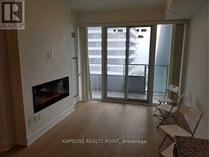 30-2130 Shore Breeze Dr in Toronto, ON - Building Photo - Building Photo