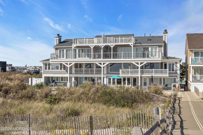 37 Dune Terrace in Seaside Heights, NJ - Foto de edificio - Building Photo