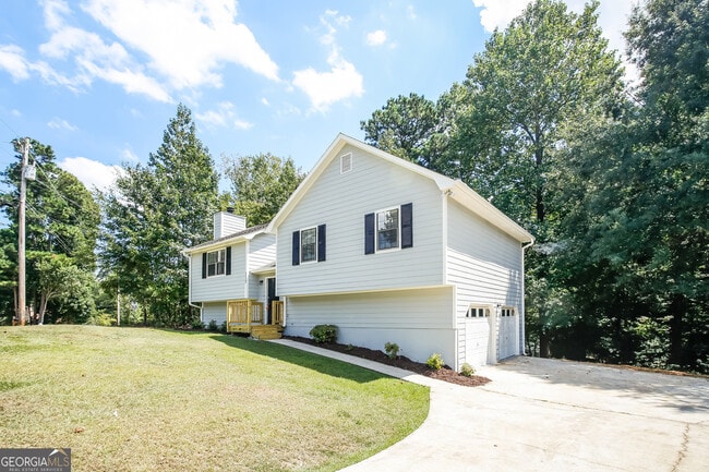 2212 Cedar Creek Ln in Lithia Springs, GA - Building Photo - Building Photo