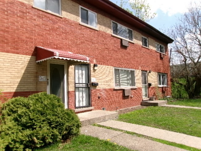 property at 2025 171st St
