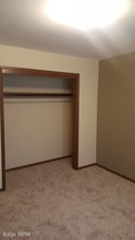 1507 Starview Dr in Cedar Falls, IA - Foto de edificio - Building Photo