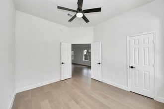 38 Bayou Springs Ct in Spring, TX - Foto de edificio - Building Photo