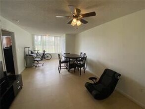 2841 N Oakland Forest Dr in Oakland Park, FL - Building Photo - Building Photo