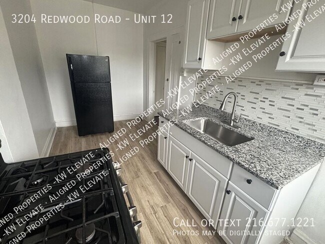 3204 Redwood Rd in Cleveland Heights, OH - Building Photo - Building Photo
