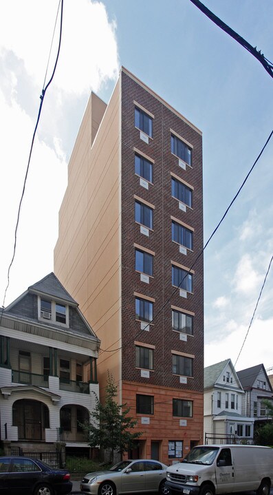 2776 Morris Ave in Bronx, NY - Building Photo