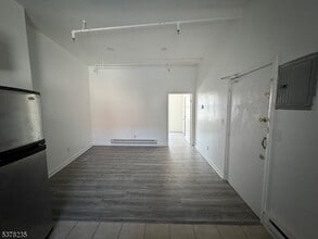 275 Main St in Paterson, NJ - Building Photo - Building Photo