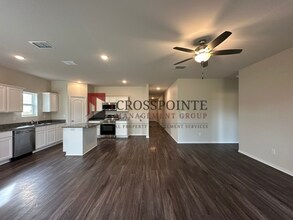 1102 Mayme Ct in Whitehouse, TX - Building Photo - Building Photo