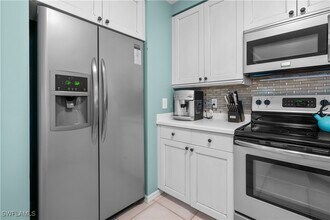 1072 Egrets Walk Cir in Naples, FL - Building Photo - Building Photo