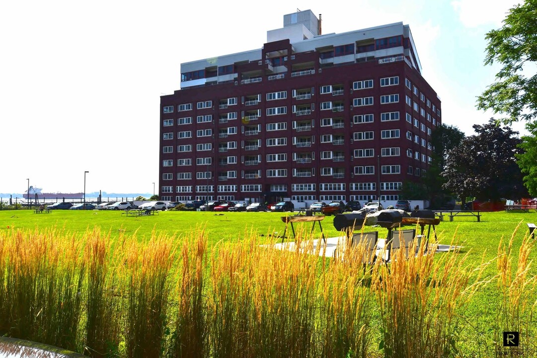 80 Bay Street Landing in Staten Island, NY - Building Photo