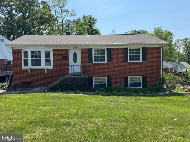 property at 1905 Caroline Ct