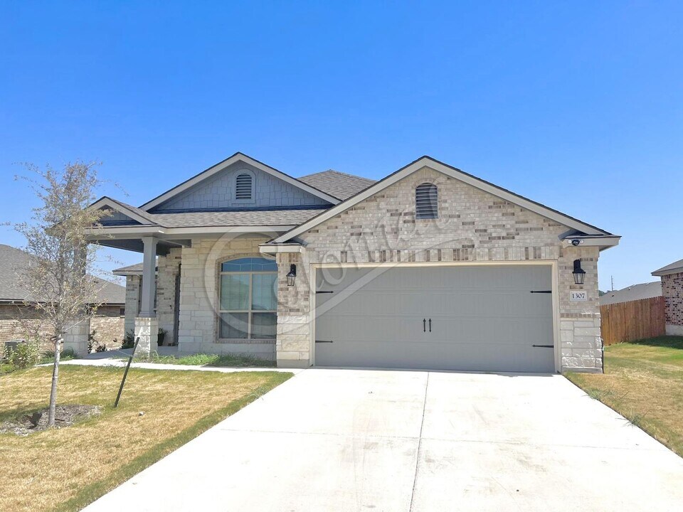 1307 Cesarina St in Harker Heights, TX - Building Photo