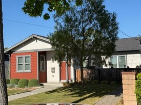 455 N Cypress St in Orange, CA - Building Photo