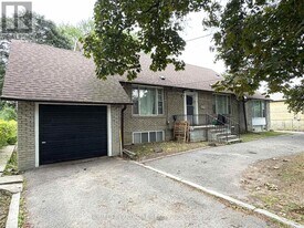 9 Lamont Ave in Toronto, ON - Building Photo