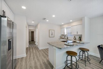 3066 8th St N in St. Petersburg, FL - Foto de edificio - Building Photo