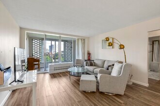 99 Pond Ave, Unit 919 in Brookline, MA - Building Photo - Building Photo