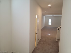 7123 Black Sage St in Las Vegas, NV - Building Photo - Building Photo