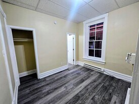 104 N Eighth St in Allentown, PA - Building Photo