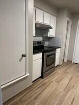 11430 Ptarmigan Dr, Unit B in Austin, TX - Building Photo