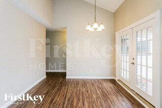 10810 Lakewood Oaks Dr in Sugar Land, TX - Building Photo - Building Photo