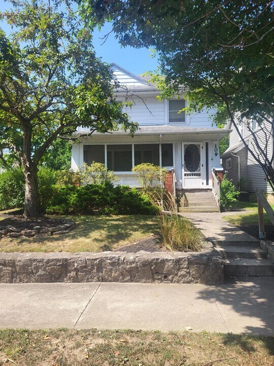 109 S Westgate Ave in Columbus, OH - Foto de edificio