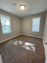 618 McKinstry Ave in Chicopee, MA - Building Photo - Building Photo